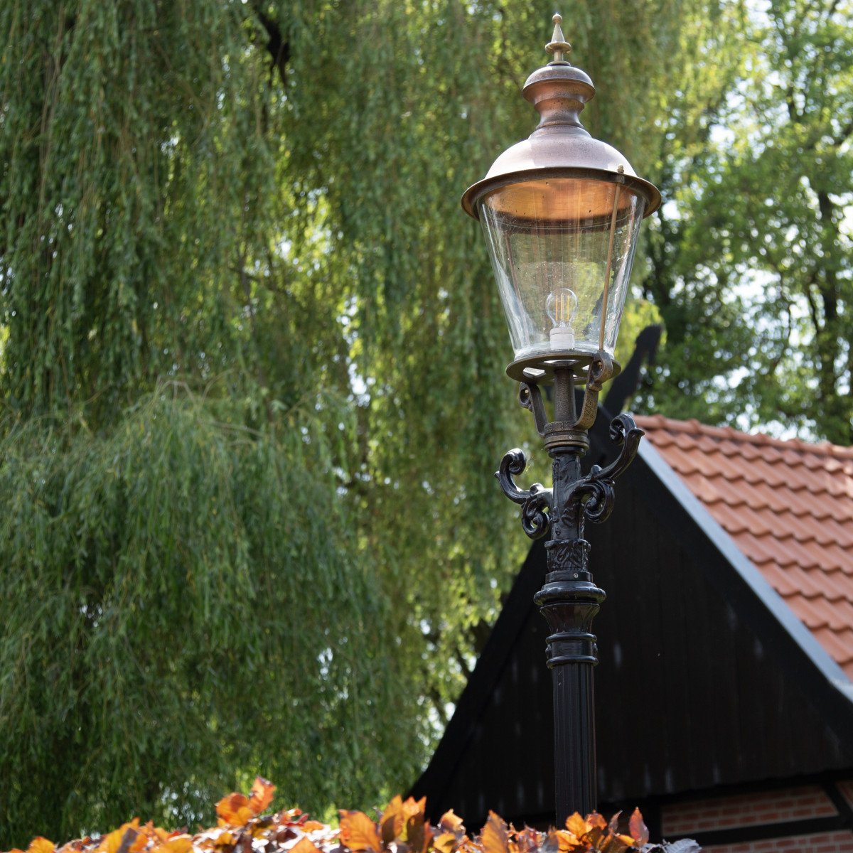 Lampadaire de jardin Dusseldorf (0801) avec lanterne ronde de KS Lighting