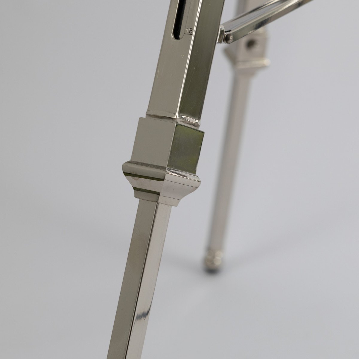 lampe en laiton couleur nickel antique avec une douille E27