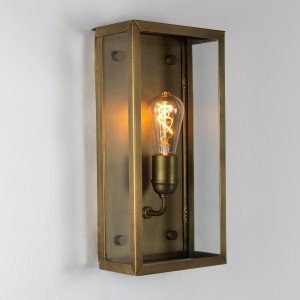 lampe en laiton de couleur laiton antique avec un raccord E27