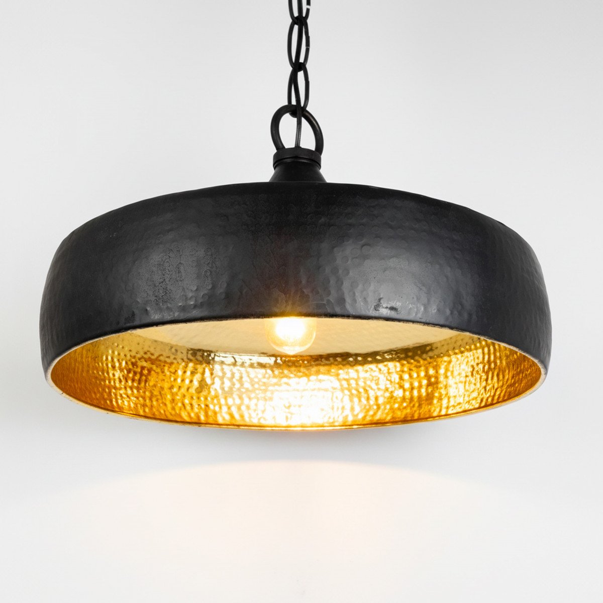 lampe en laiton couleur noir antique avec une douille E27