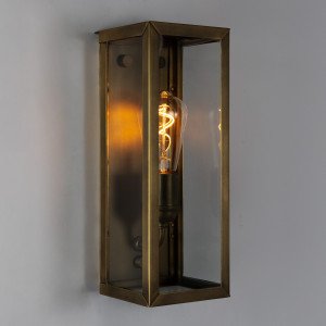 lampe en laiton de couleur laiton antique avec un raccord E27