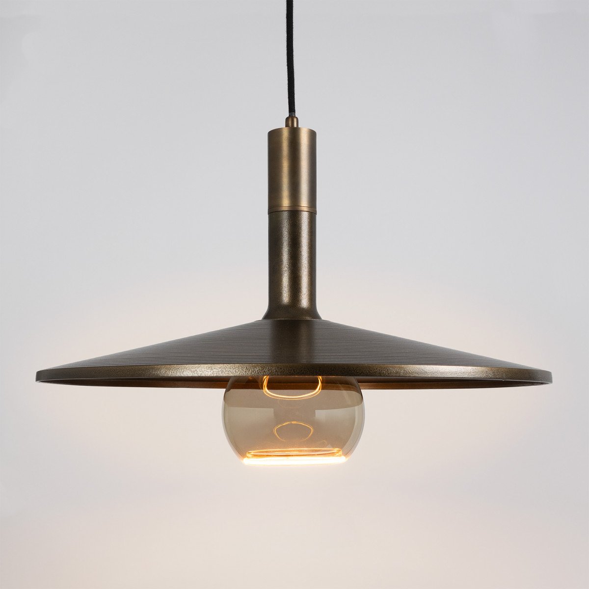 lampe en laiton couleur laiton antique avec culot E27