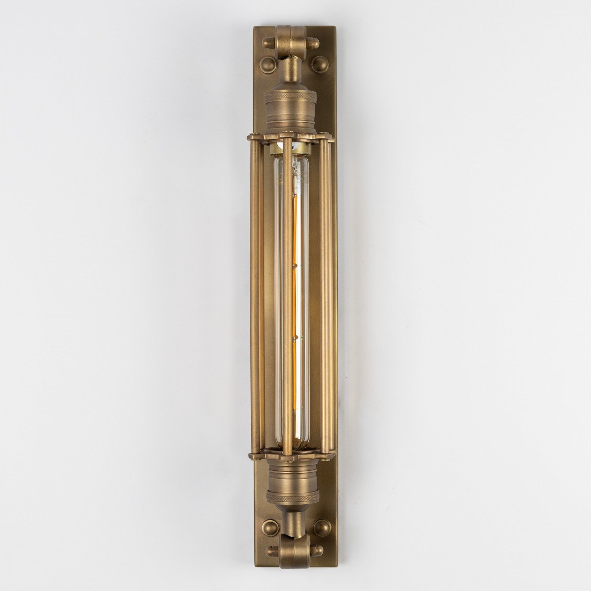 lampe en laiton de couleur laiton antique avec un raccord E27