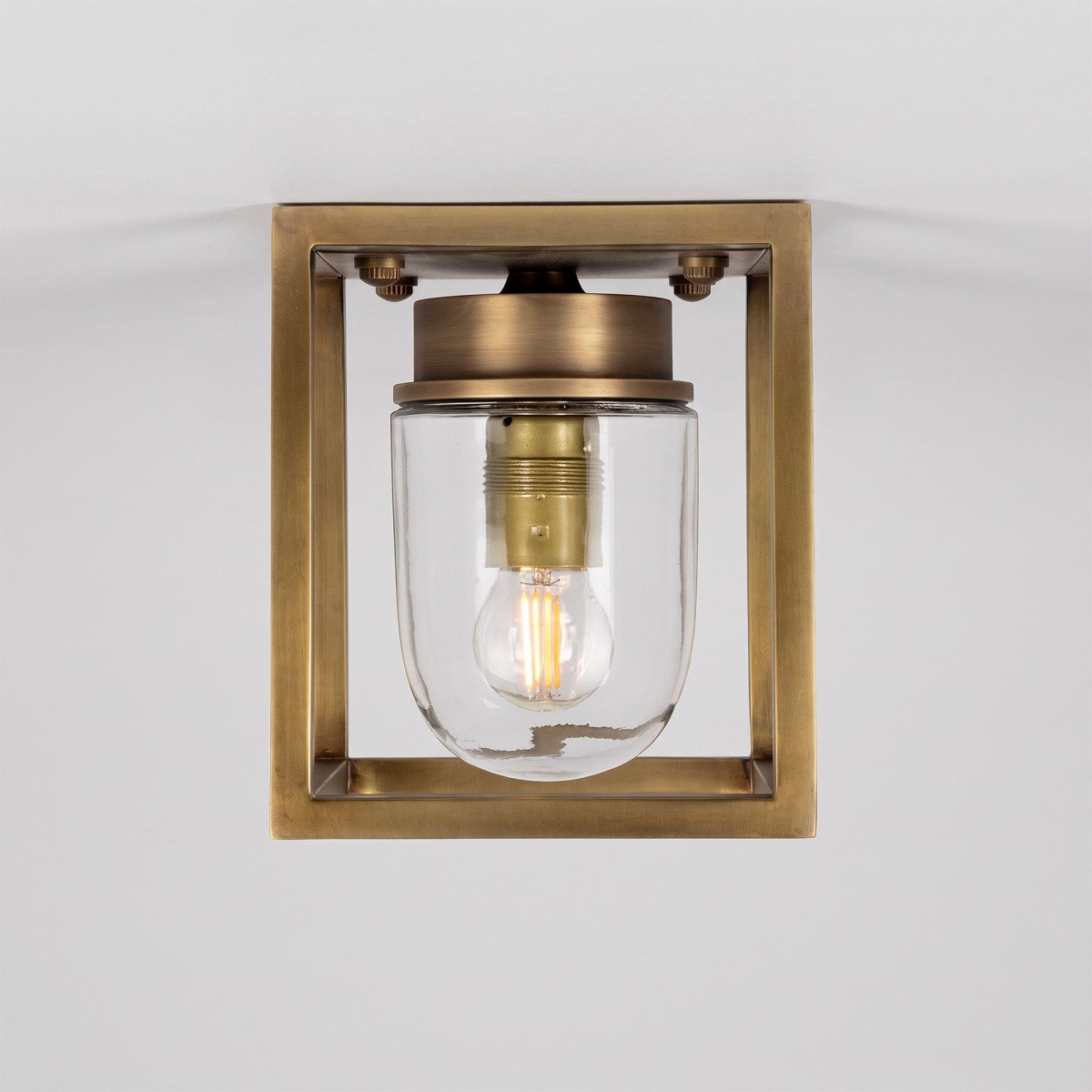 Lampe d'extérieur en laiton Ferryhill de forme carrée en couleur laiton