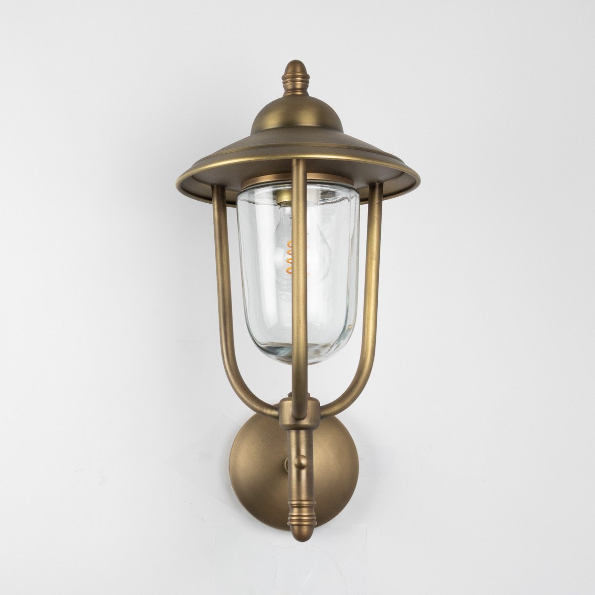 Lampe en laiton de couleur laiton antique avec une douille E27
