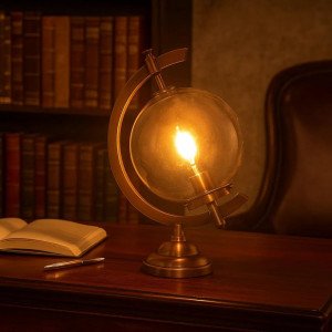 lampe en laiton de couleur laiton rouge antique avec un raccord E27