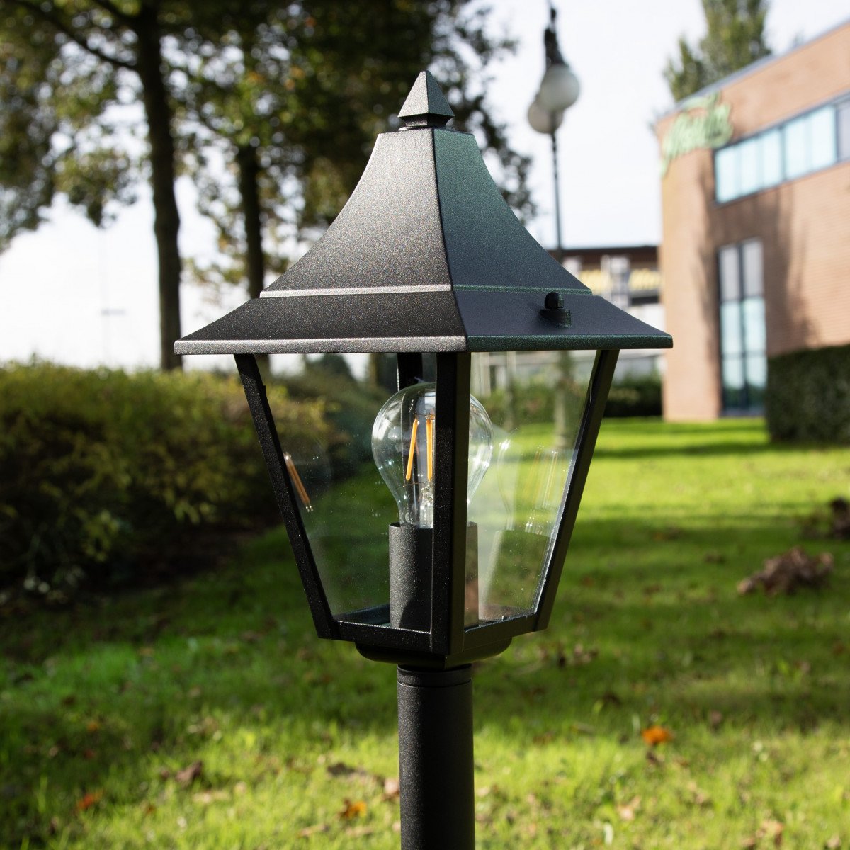 Lampe de terrasse Livorno (7205) avec lanterne carrée | Nostalux.fr de KS Lighting