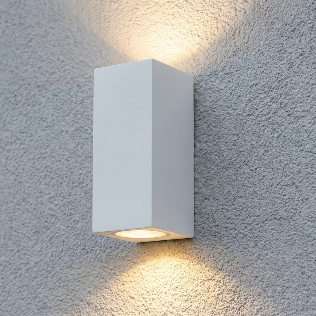 Applique extérieur  Geo up & downlighter, 2 faisceaux de lumière, aluminium finition tendance blanche, moderne pour dedans et dehors de la marque KS Lighting.  