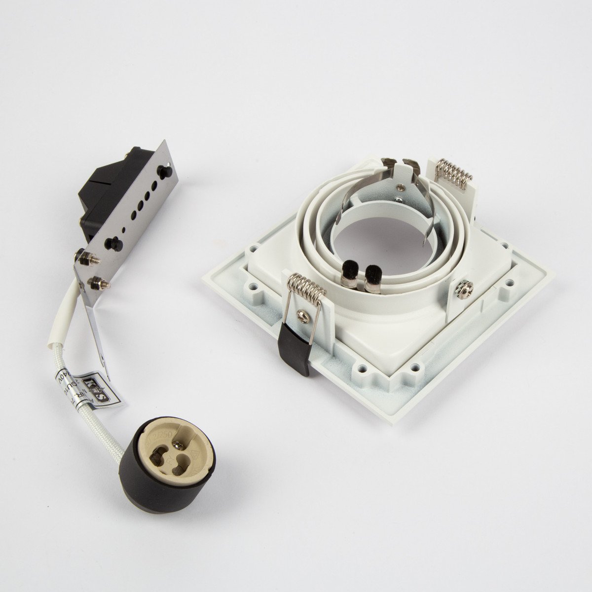 Spot blanc carré de plafond orientable à encastrer Axl | Nostalux.fr