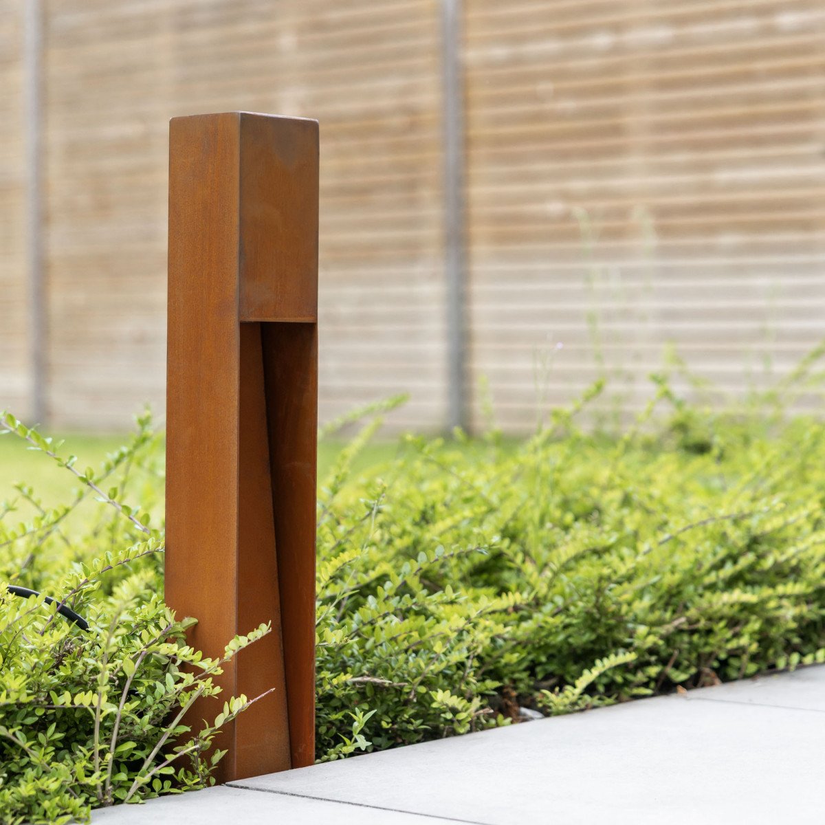 Buitenlamp Levi terras modern vormgegeven buitenverlichting in de kleur corten