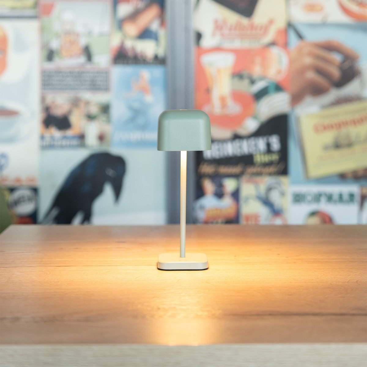 Lampe à poser compacte verte en aluminium moderne pour l'intérieur et l'extérieur
