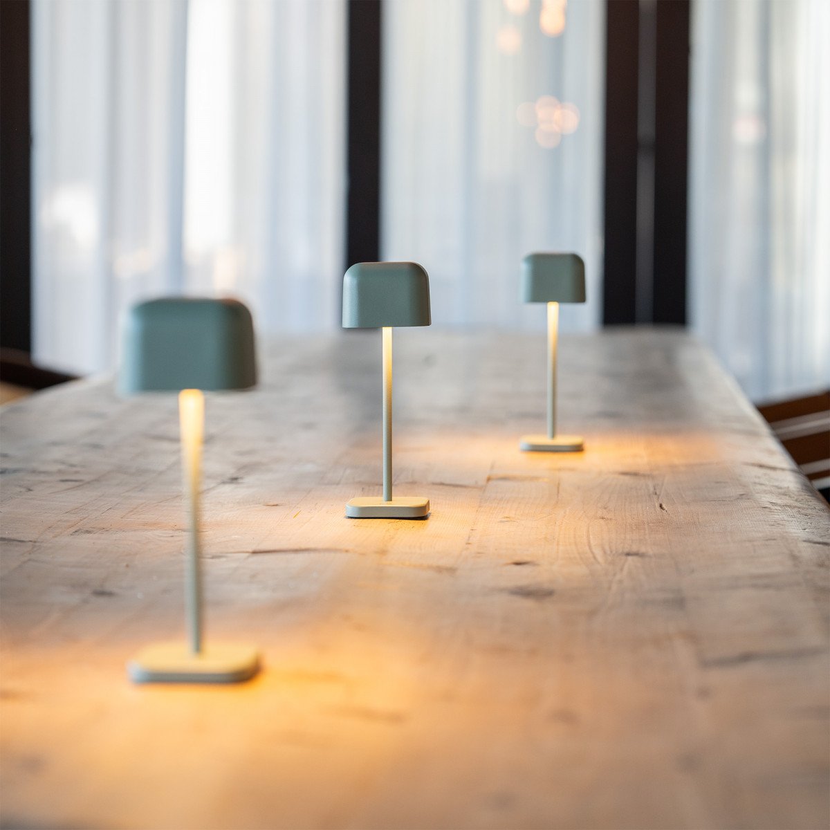 Lampe à poser compacte verte en aluminium moderne pour l'intérieur et l'extérieur