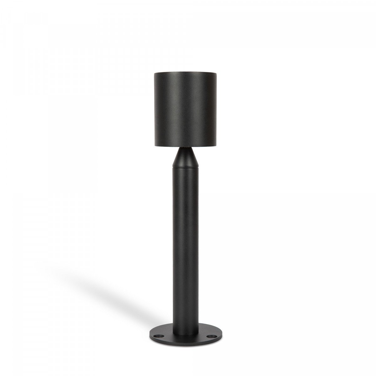 Lampe de jardin Issy noire small près des graminées ornementales avec lumière dirigée vers le bas