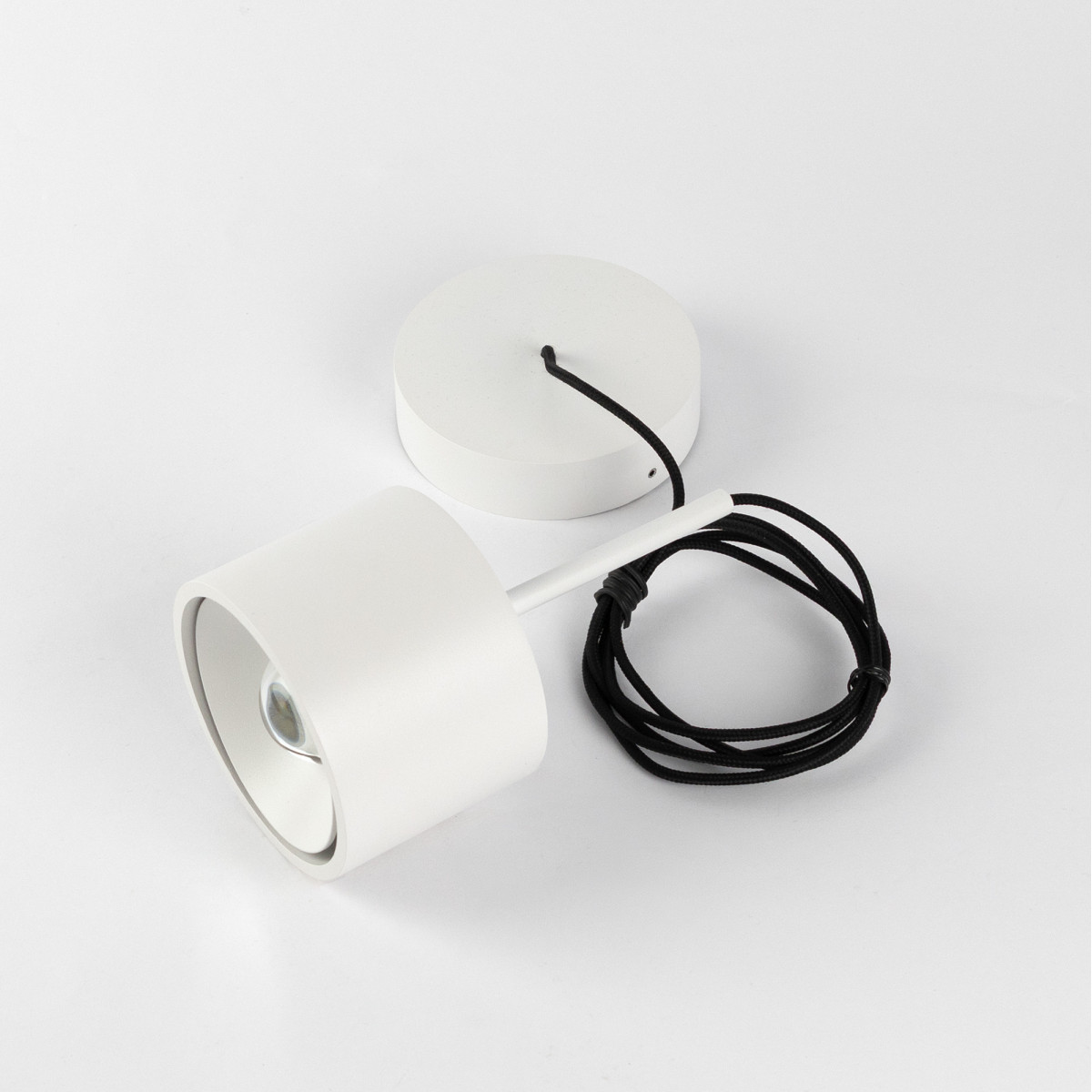 Lampe d’intérieur suspension June blance aluminium moderne