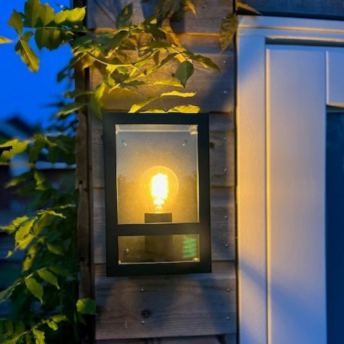 Applique d'extérieur plate City (7529) avec capteur LED jour et nuit 