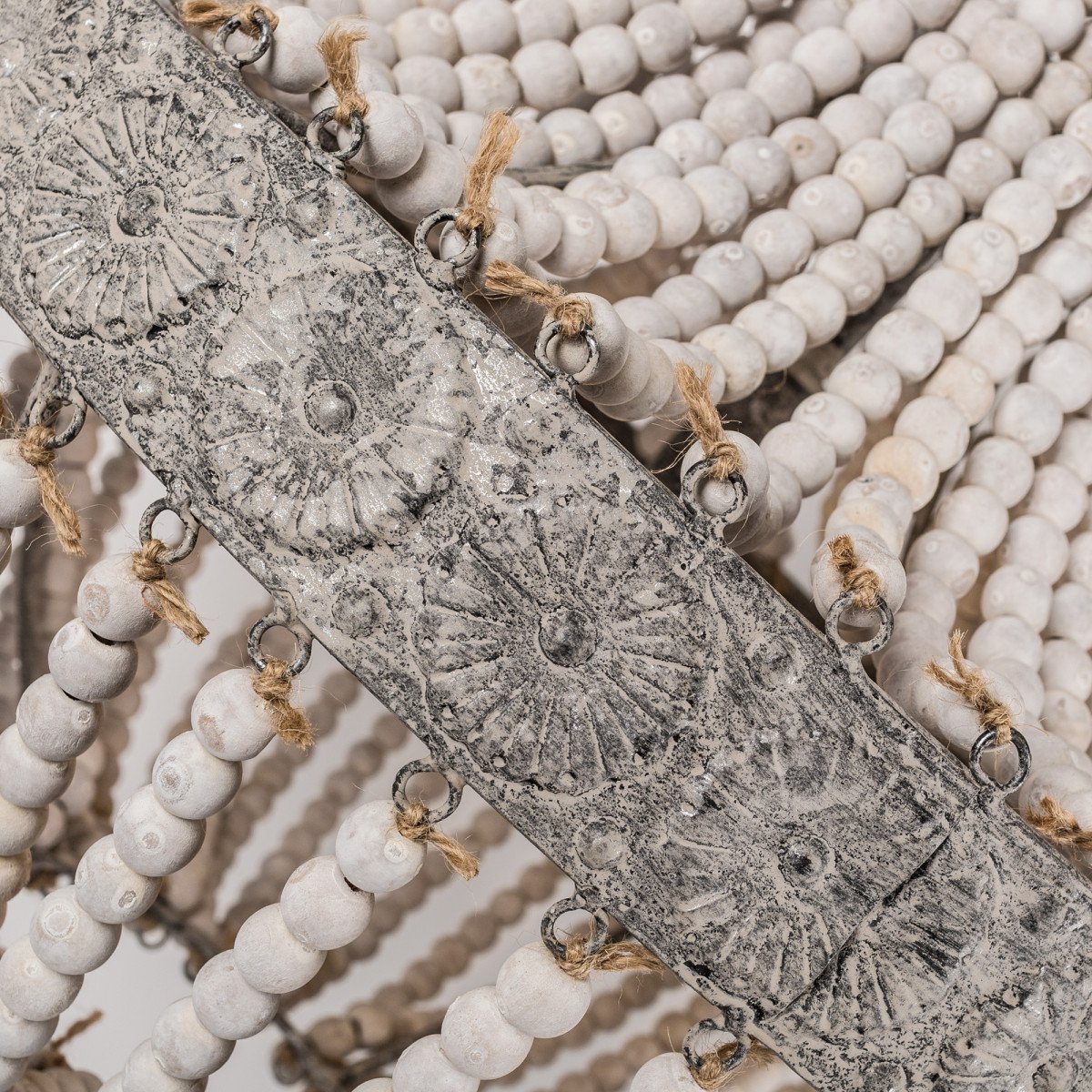 Lustre Zion à perles en bois avec LED WIFI | Nostaluce | Nostalux.fr