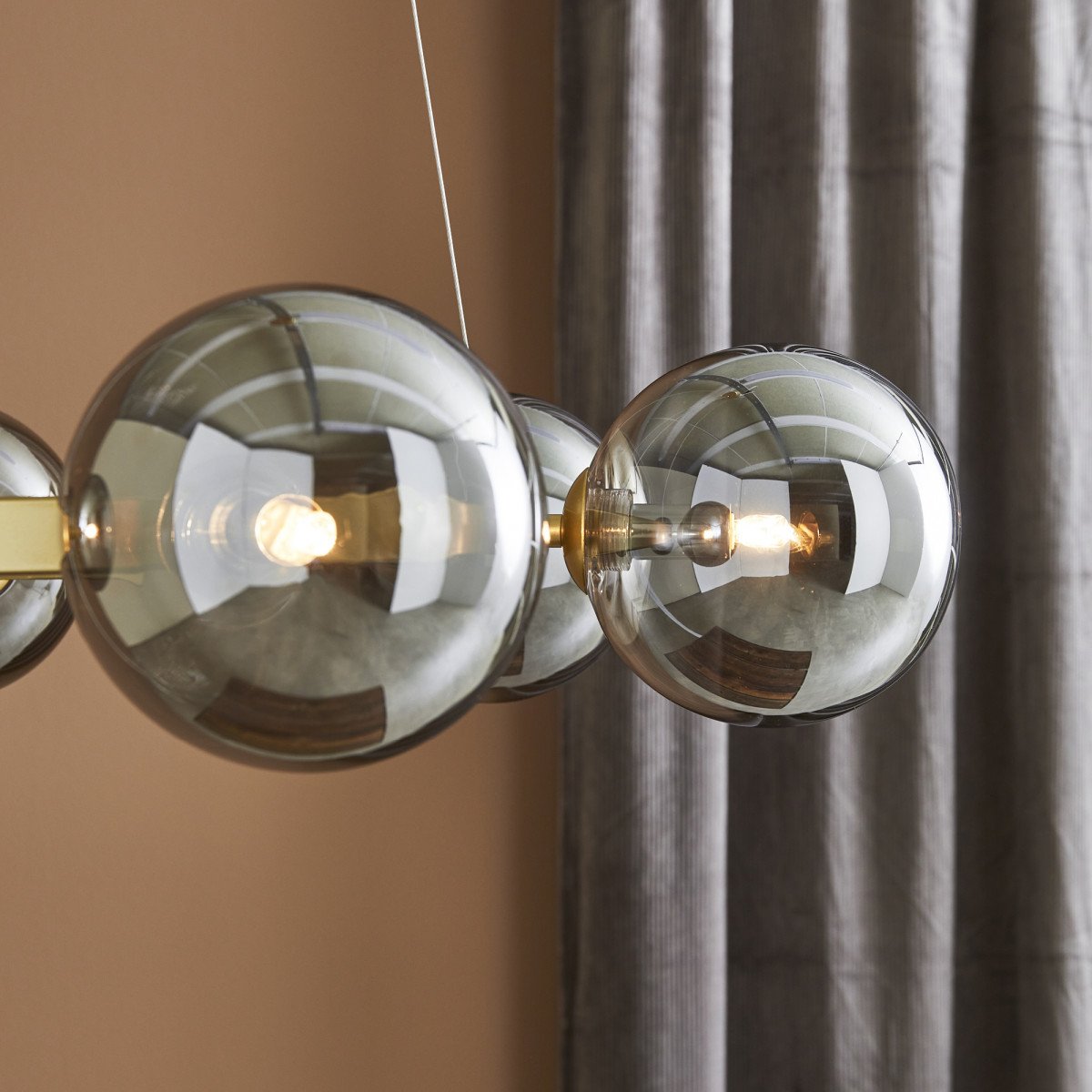 Suspension Circle dorée ronde design moderne intérieur