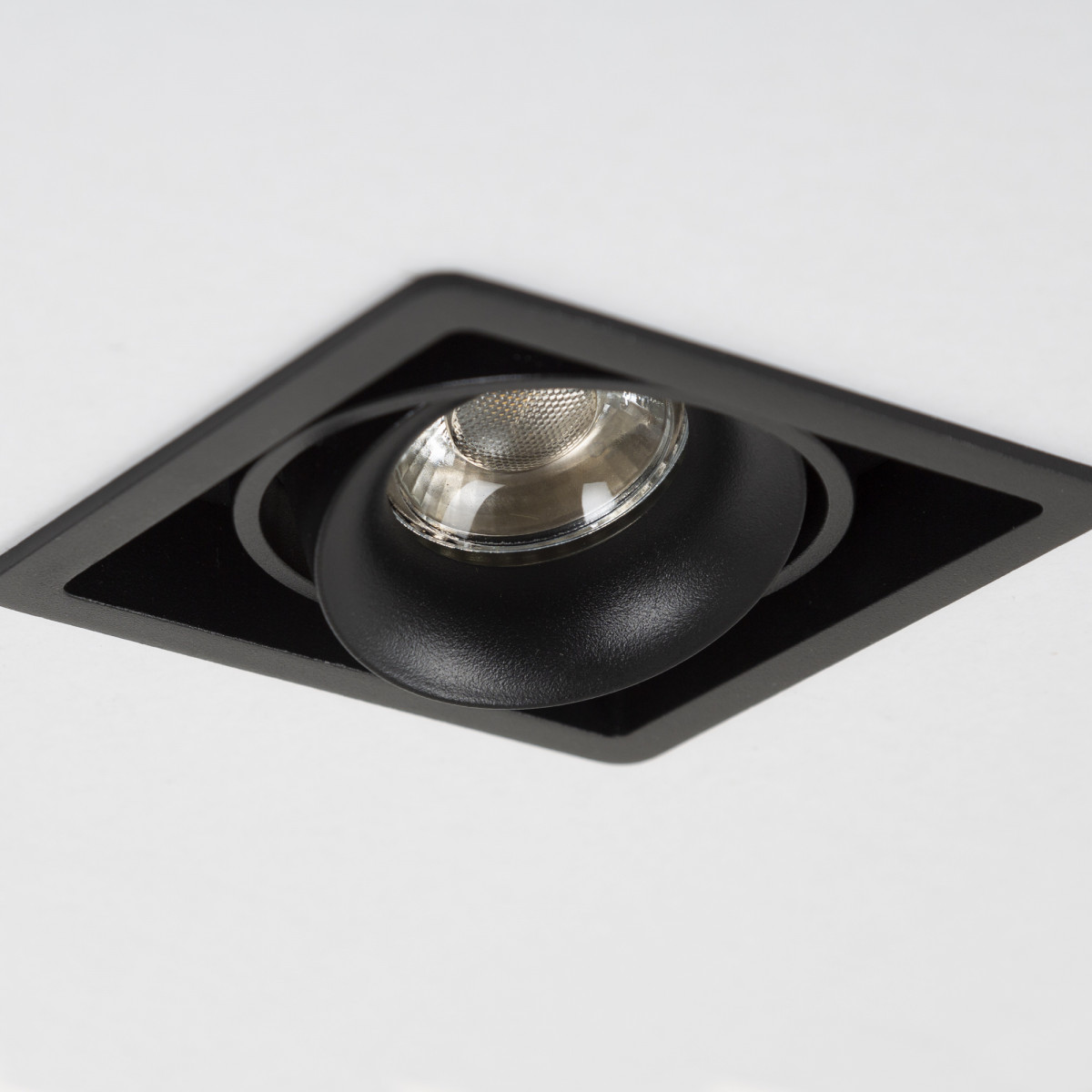 Spot de plafond Bjorn 1 (7666) noir carré orientable à encastrer | Nostalux.fr