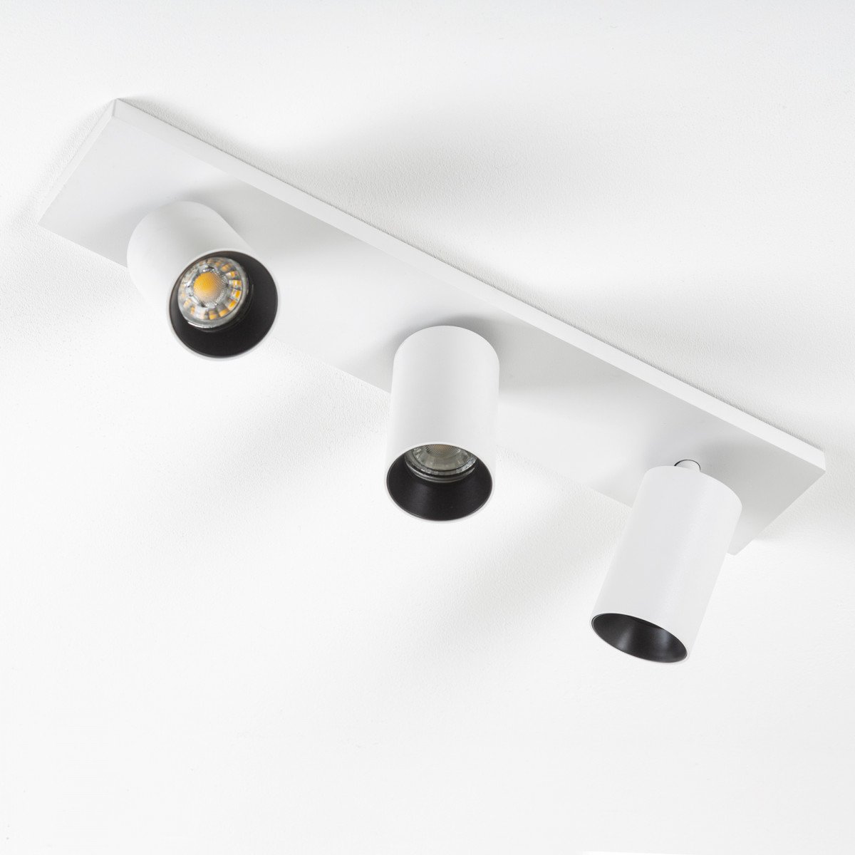 Plafonnier Mila 3 blanc/or (7675) 3 spots en saillie orientables | Nostalux.fr