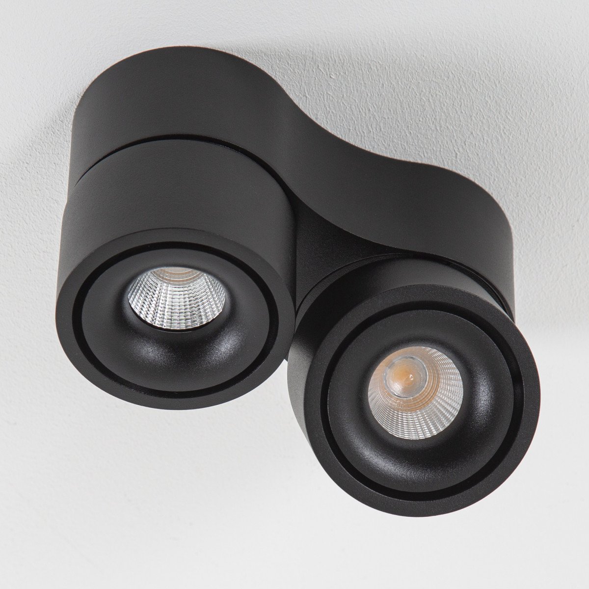 Plafonnier Ole 2 noir (7680) avec 2 spots noirs en saillie orientables | Nostalux.fr