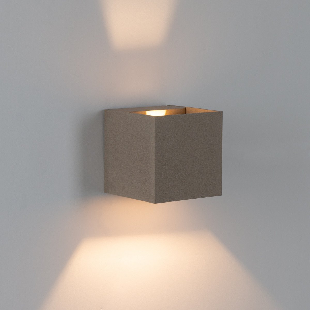 Shift up- en downlighter applique d'intérieur au design moderne en aluminium couleur champagne
