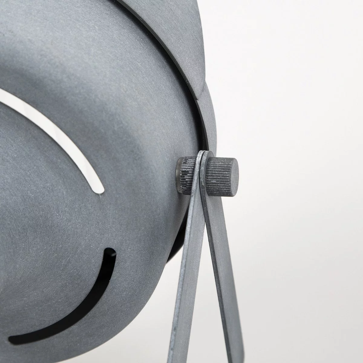 Lampadaire Solaire Avec Batterie Rechargeable Et Structure Grise H158 Zenda M23110609