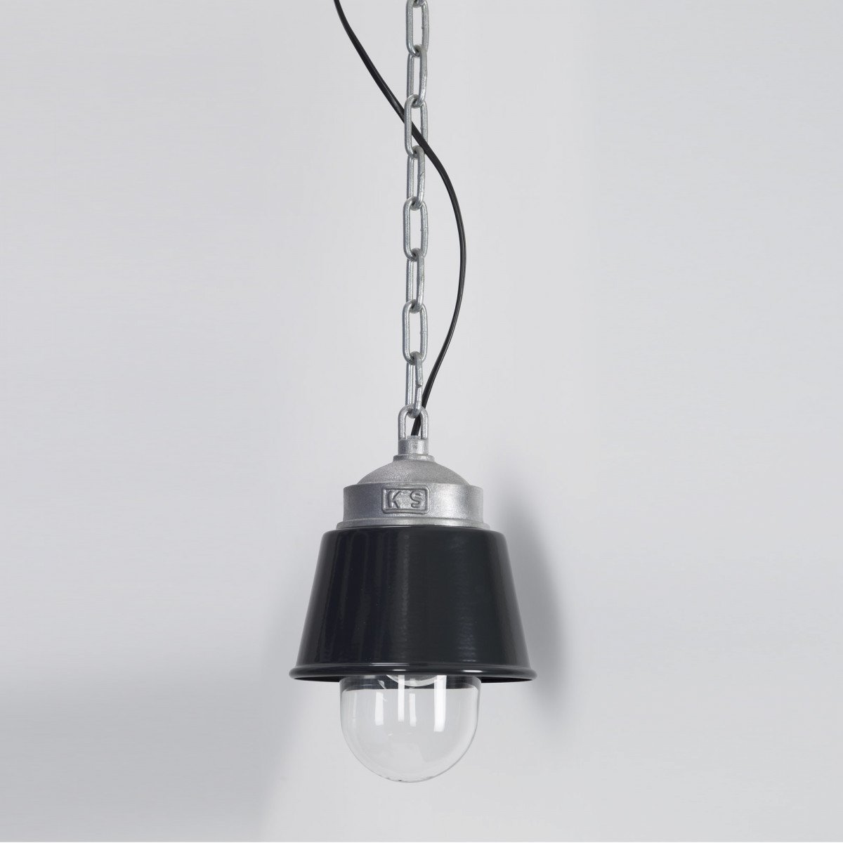 Lampe d'extérieur suspendue, noire, à chaîne industriel, robuste Kostas (6595)
