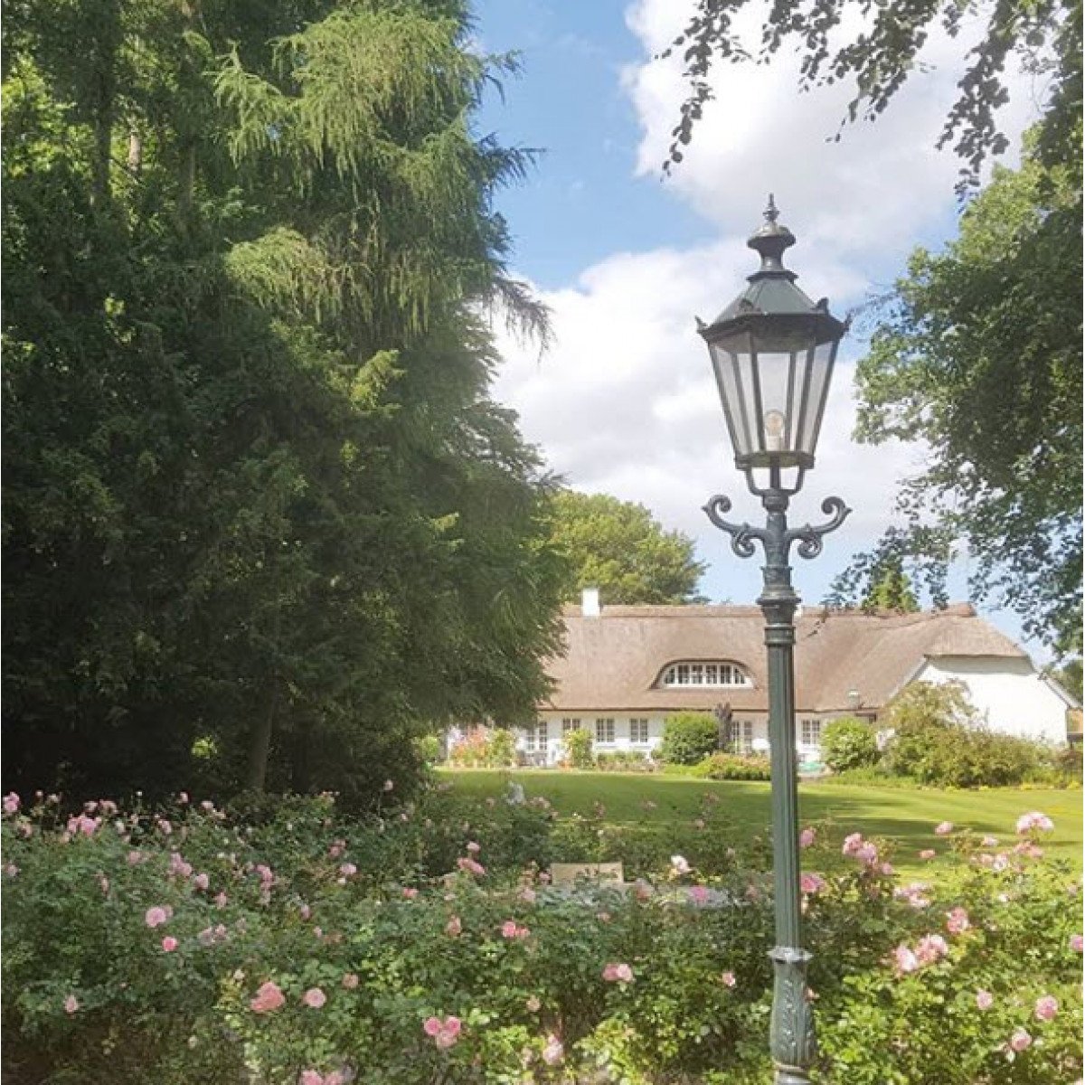 Lampadaire de jardin Magdenburg (0806) avec lanterne hexagonale de KS Lighting