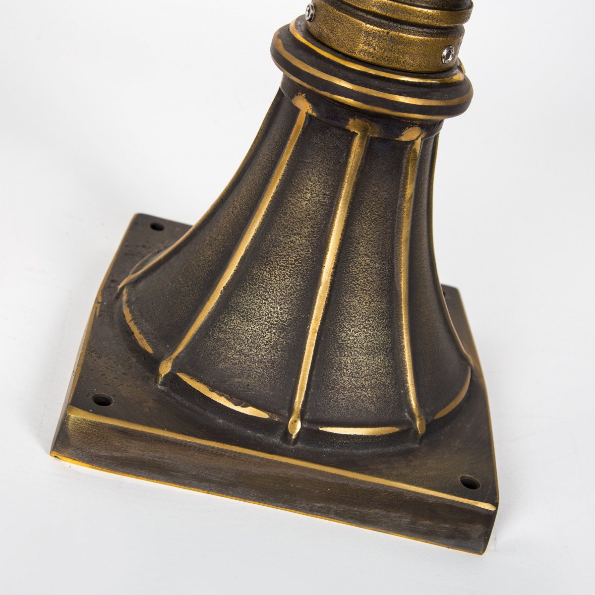 Lampe de jardin sur pied Rijswijk M en bronze