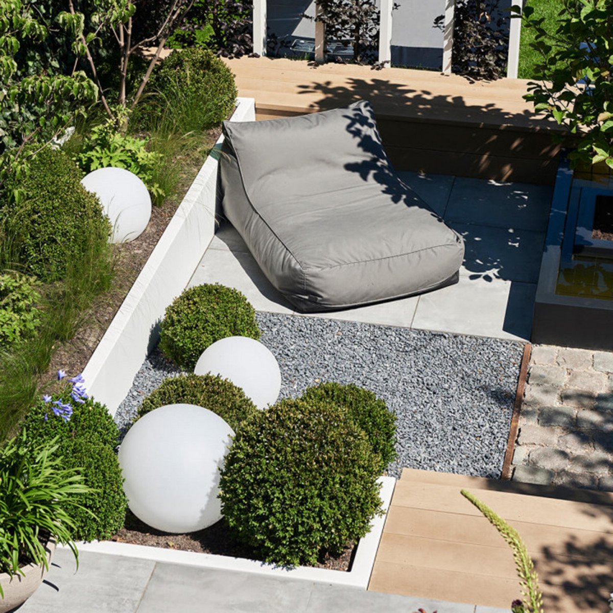 Boule blanche lumineuse de jardin (6808) Ø 35 avec piquet | Nostalux.fr