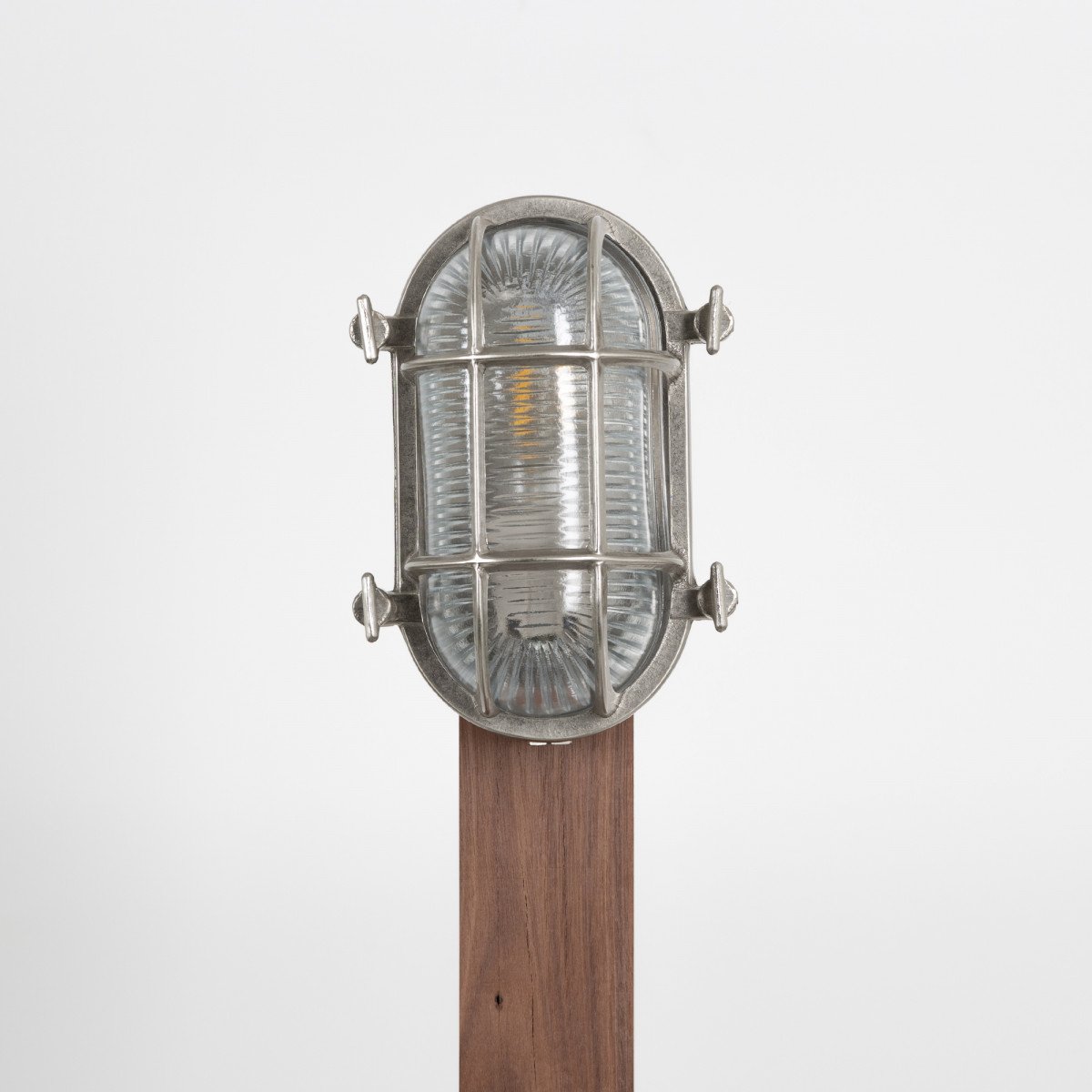 Lampe Nautic III nickel sur pied | Nostalux.fr