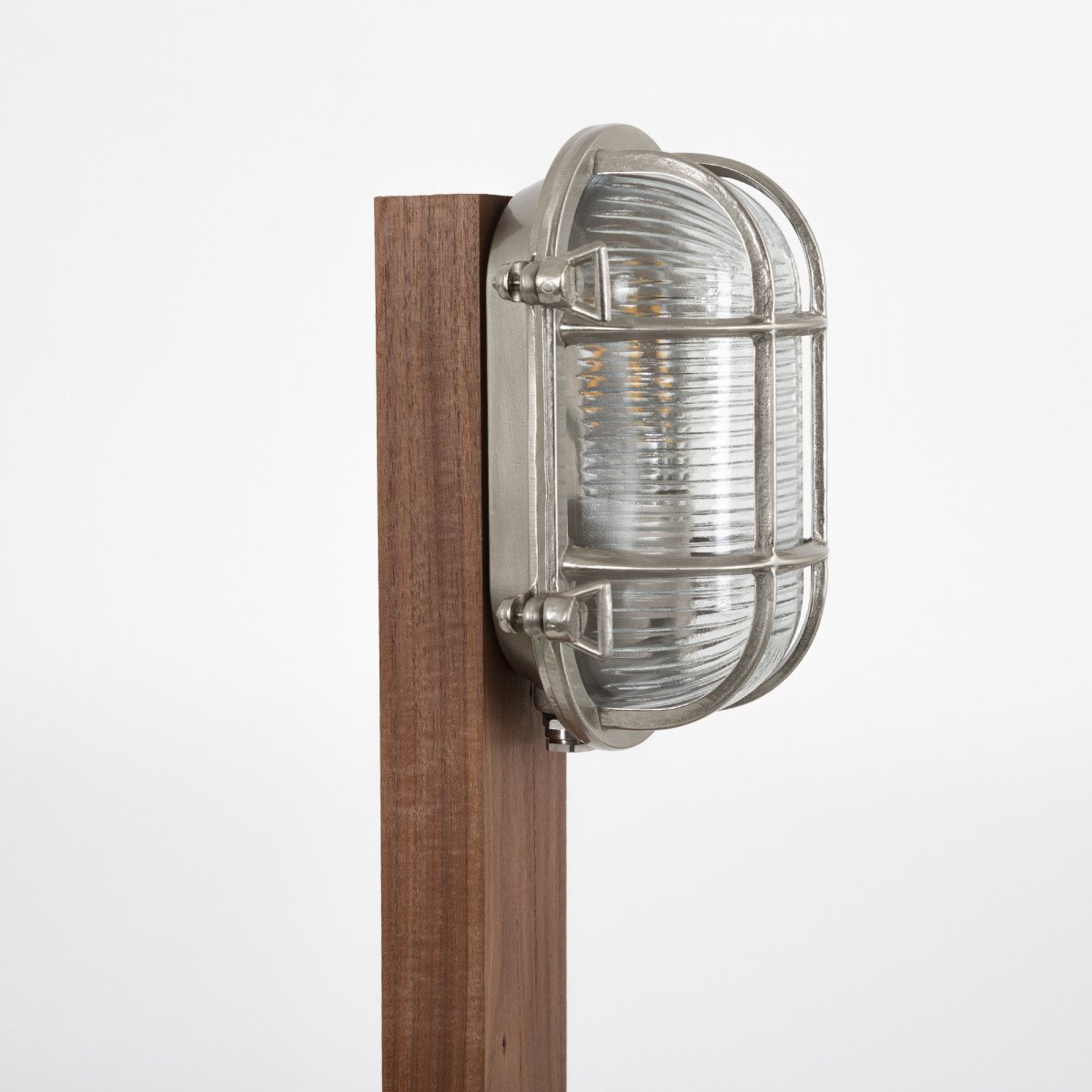 Lampe Nautic III nickel sur pied | Nostalux.fr