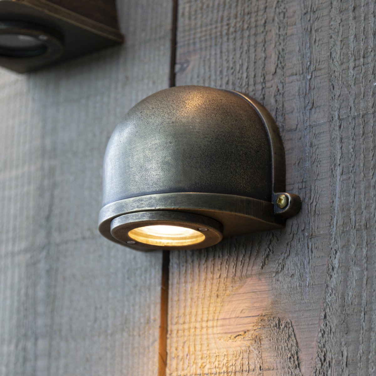 Spot mural Dusky en bronze de la marque KS Lighting, style maritime