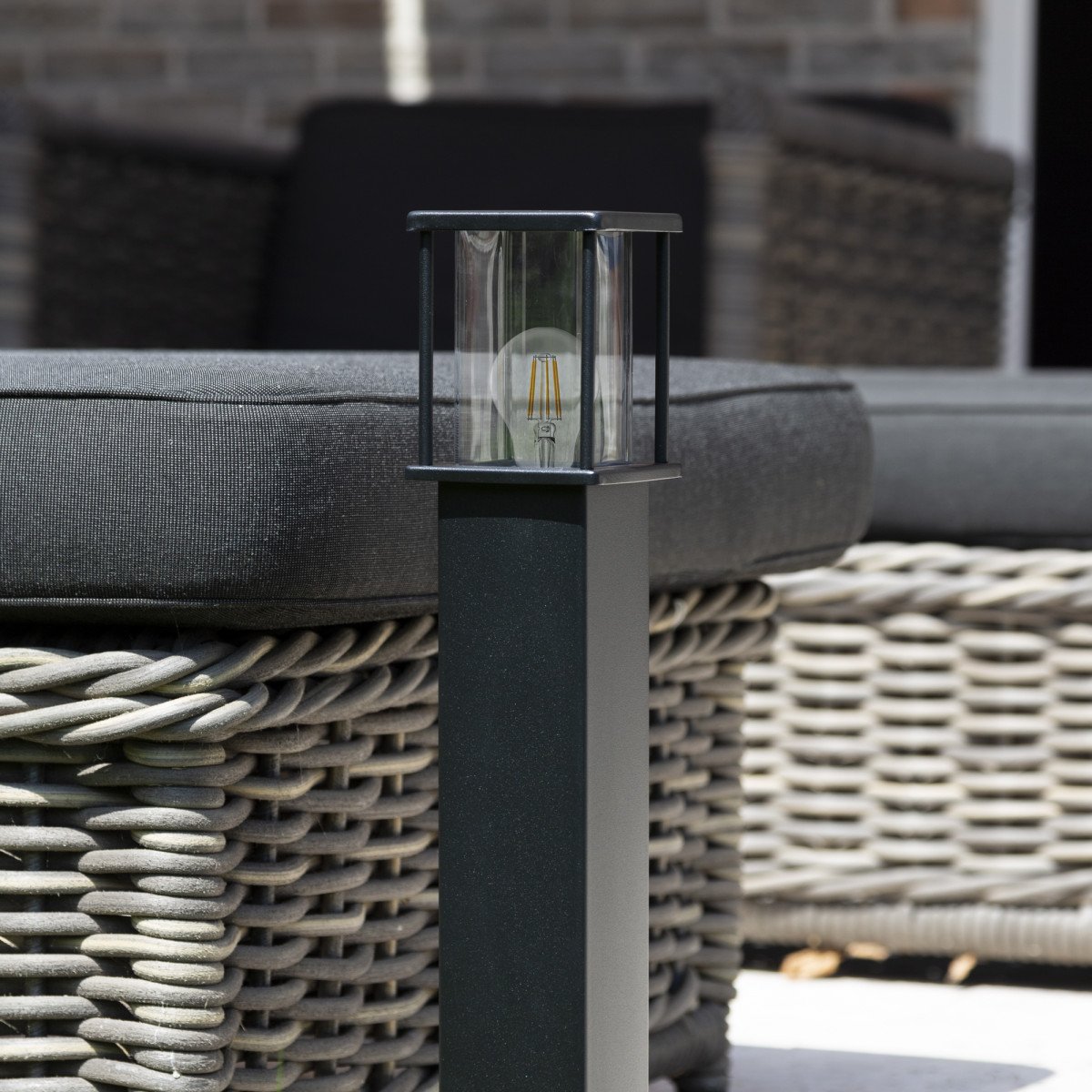 Lampadaire noir Astro 1 Terras forme épurée - avec capteur LED jour et nuit - culot E27 de KS Lighting