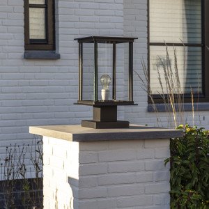 Lampe d'extérieur noire sur socle Capital XXL| Nostalux.fr Lampe d'extérieur noire sur socle Capital XXL| Nostalux.fr