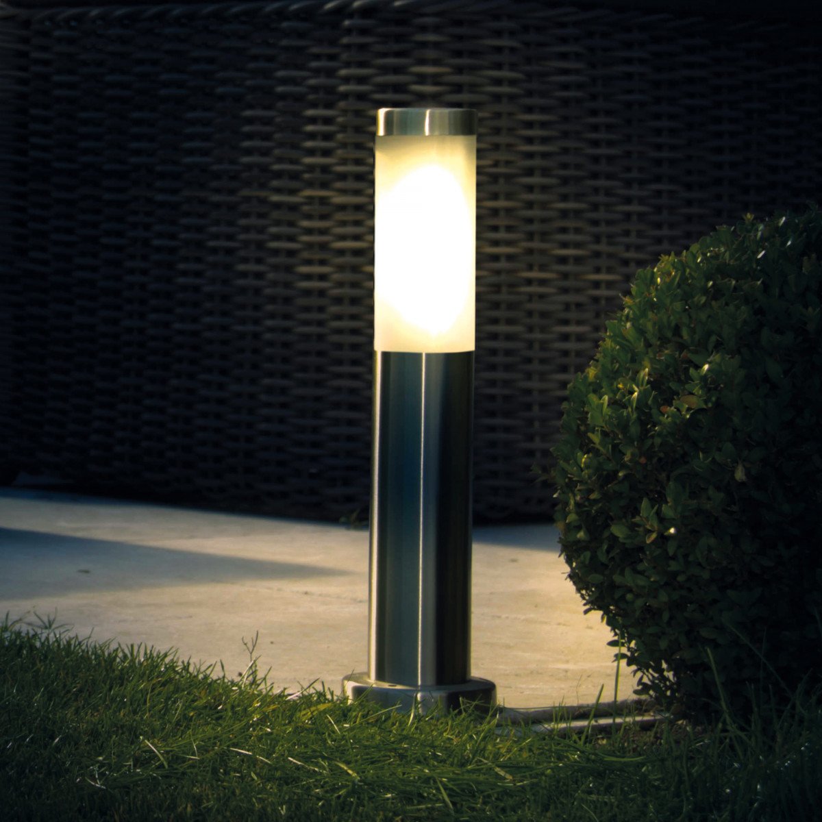 Lampe de terrasse Lech 2 acier inoxydable couleur inox ou noir