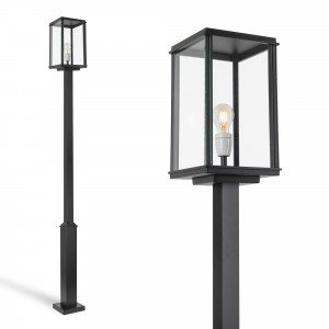 lampadaire de forme carrée avec de grandes fenêtres en verre de couleur noire