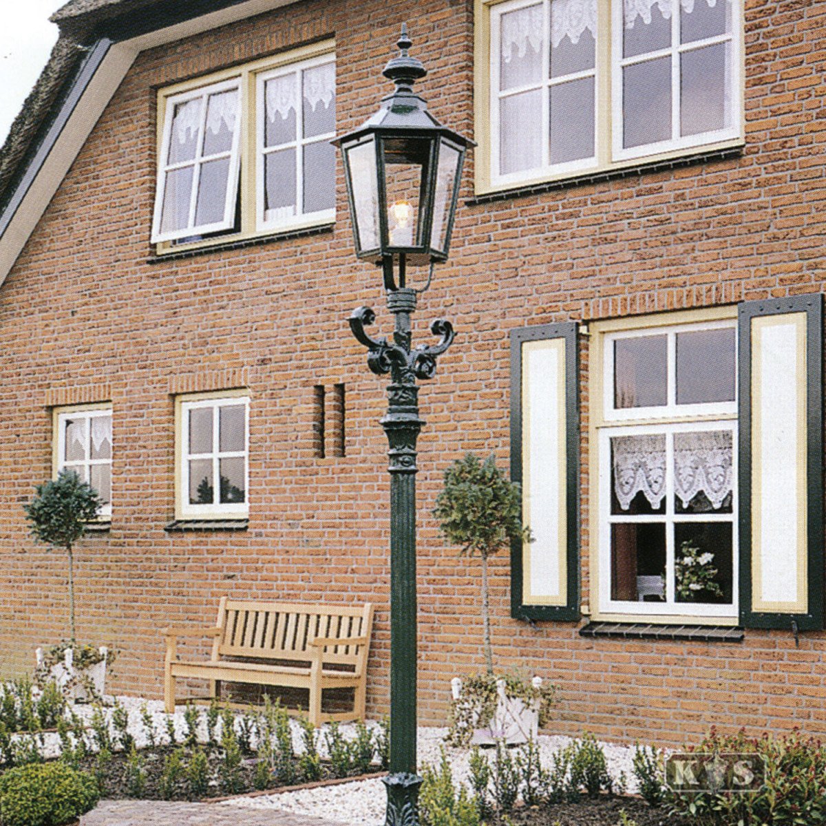 Lampadaire de jardin Hannover (0804) avec lanterne hexagonale de KS Lighting