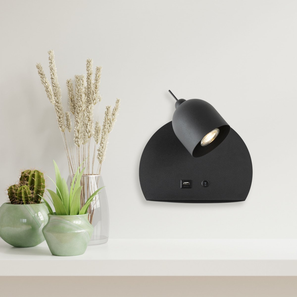 Applique murale noire Essence USB | Nostalux.fr